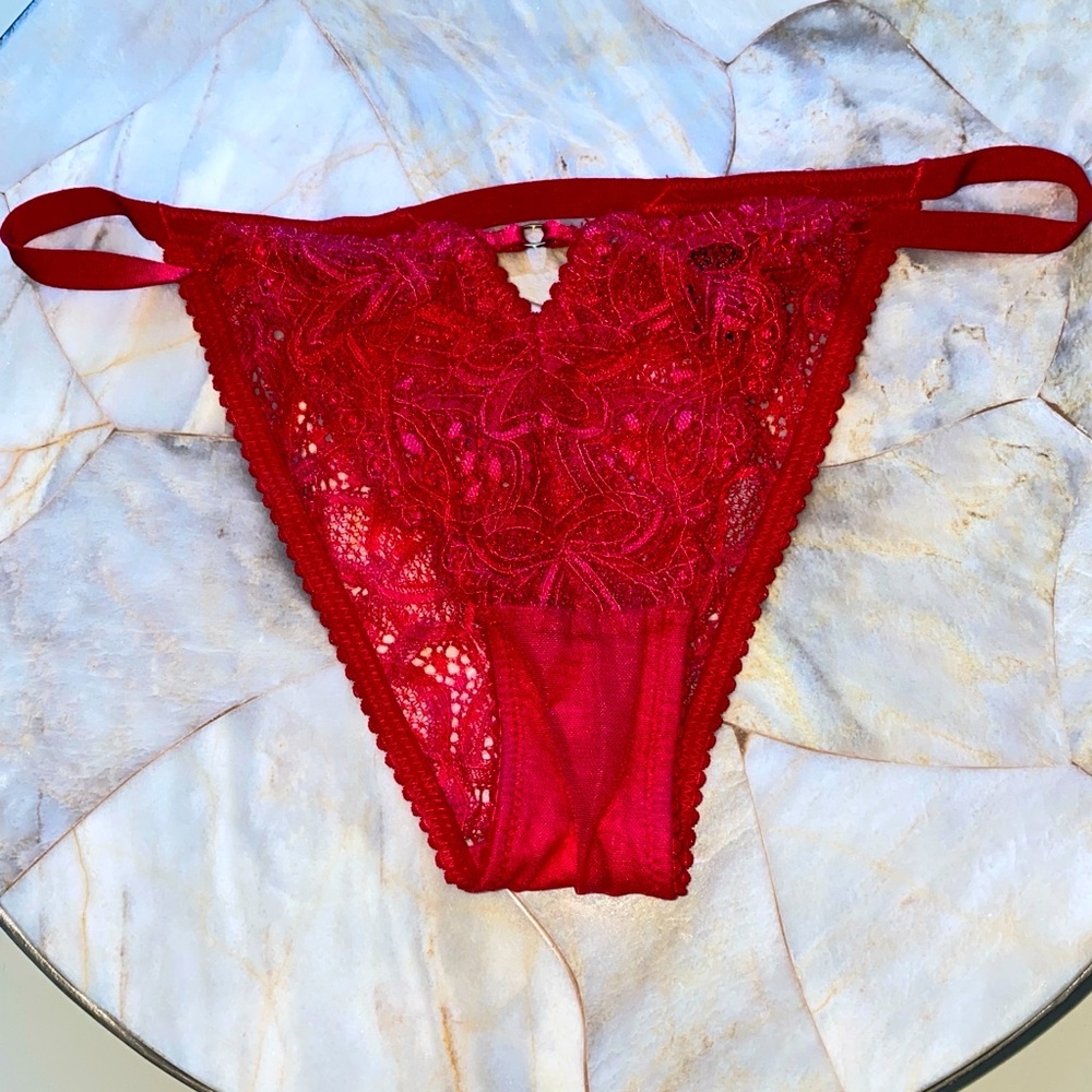 XS VS Very Sexy Red Panty String Bikini / Culotte red lace